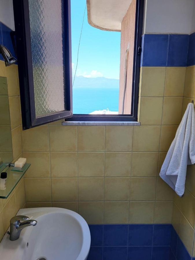 Vive Mare Otel Saranda Dış mekan fotoğraf